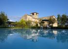Un tuffo nel blu immersi nel verde di Casa Rossa
