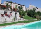 agriturismo-vallo-di-nera-roccagelli-esterno-piscina