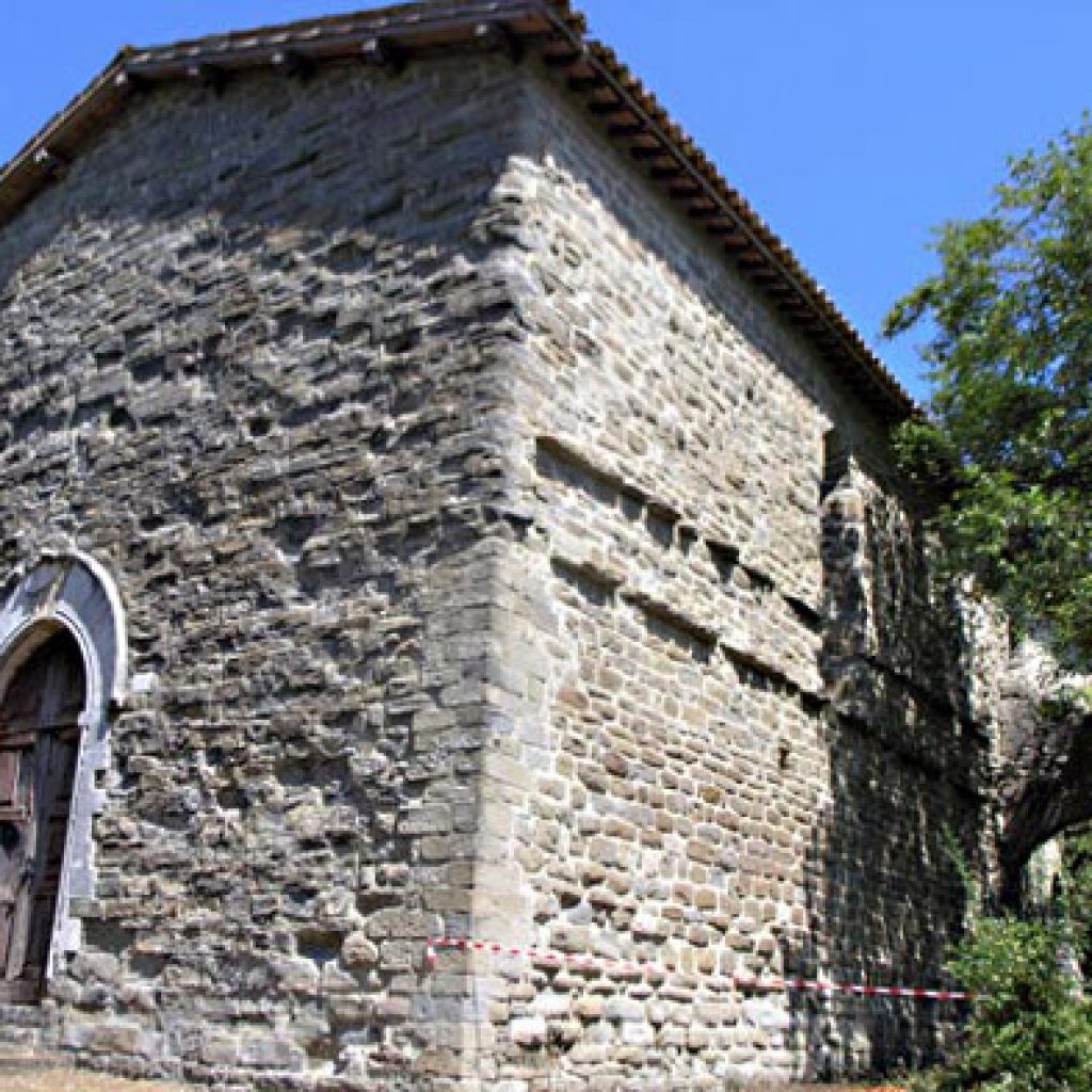 Anche la chiesa abbaziale di Vallingegno potrebbe avere origini pagane, si parla di un tempietto dedicato al dio Genio