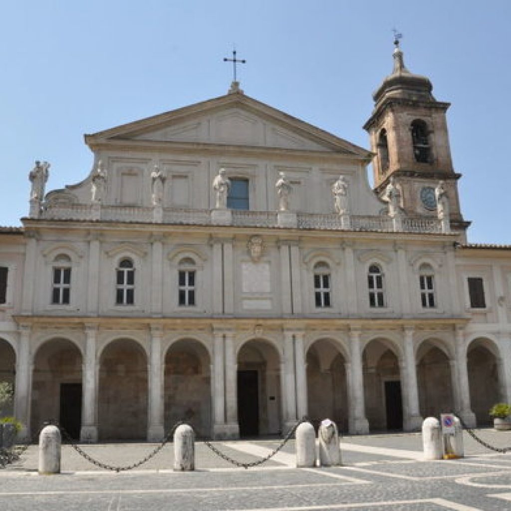 It is very difficult to determine the time of the first construction of this church, even if during the last restorations made to the pavement of the Berninian portico, the remains of a sixth century apse with numerous burials came to light.