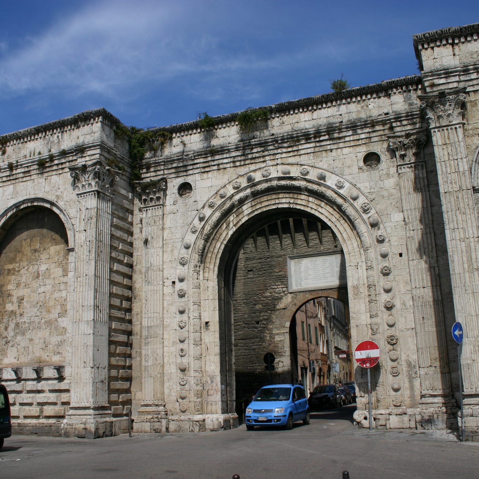 Porta Santa San Pietro Dove Si Trova Porta San Pietro | Bella Umbria