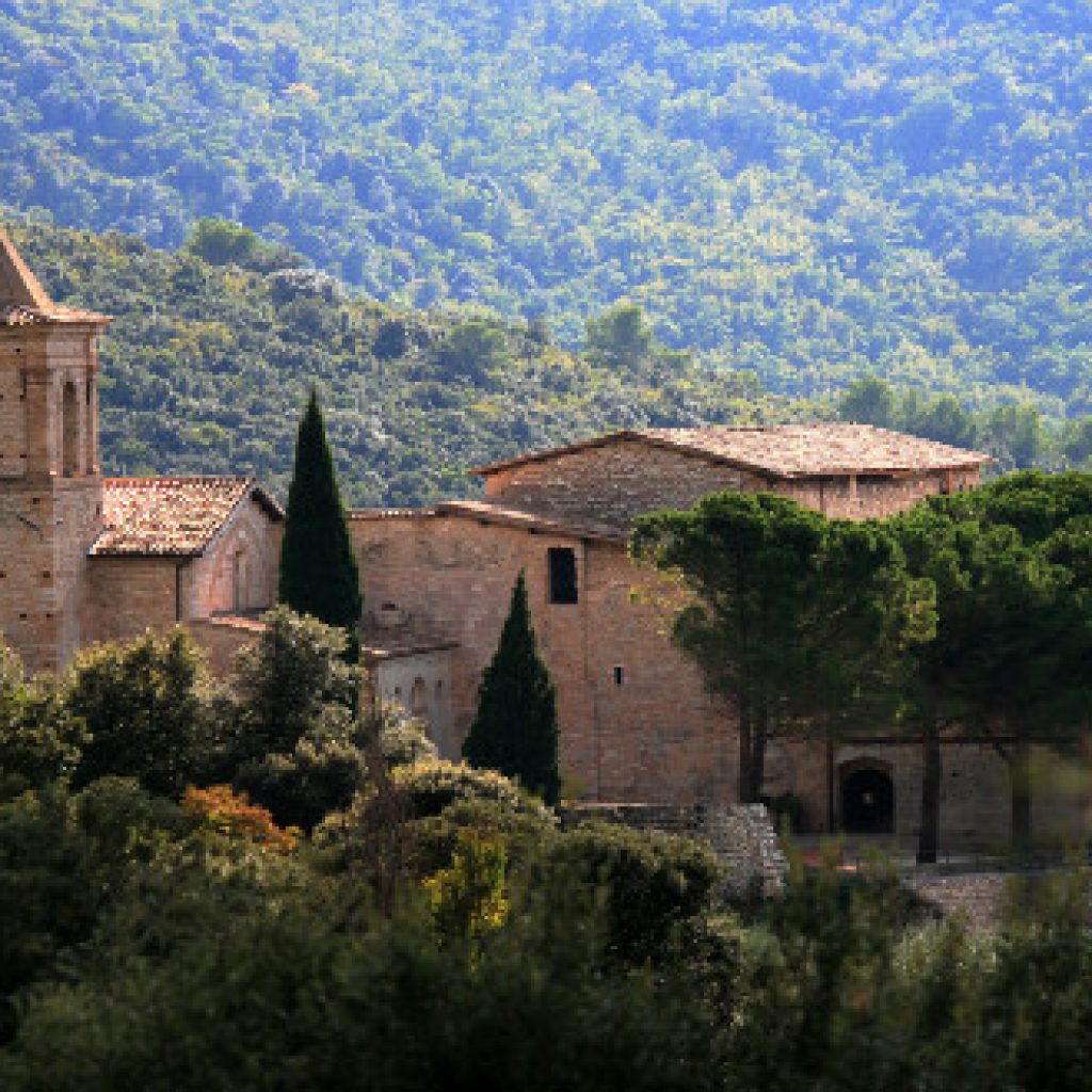 The abbey was founded by the Benedictines around 1070, probably by one Mainhard coming from Santa Maria di Sitria. The abbey was based on an existing castle of the Monaldi family, on a site probably used in ancient times by the Umbri as sanctuary.