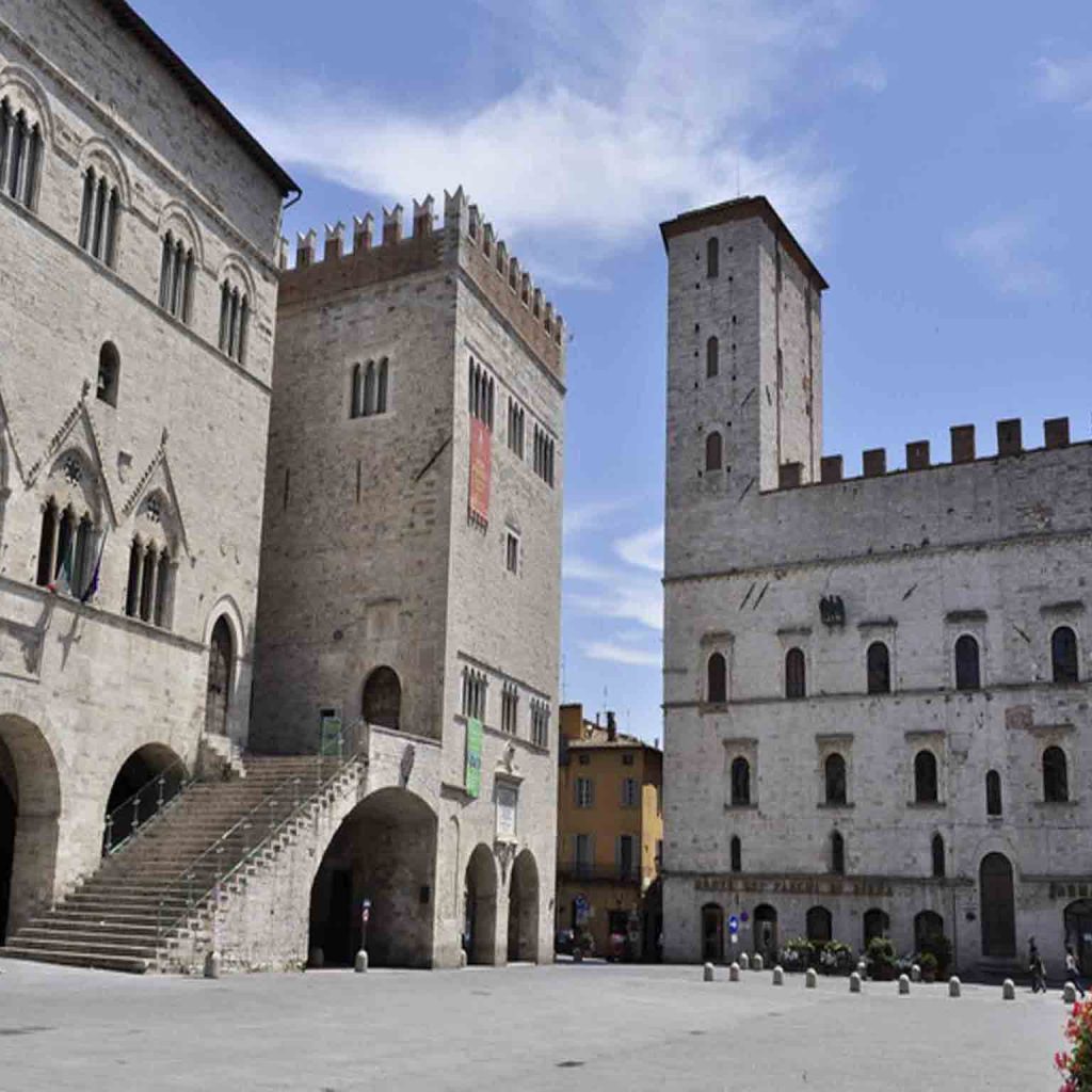 L’Umbria accogliente e misteriosa, ricca di sacralità, arte e cultura, rischia di nascondere la meraviglia urbanistica dei suoi borghi
