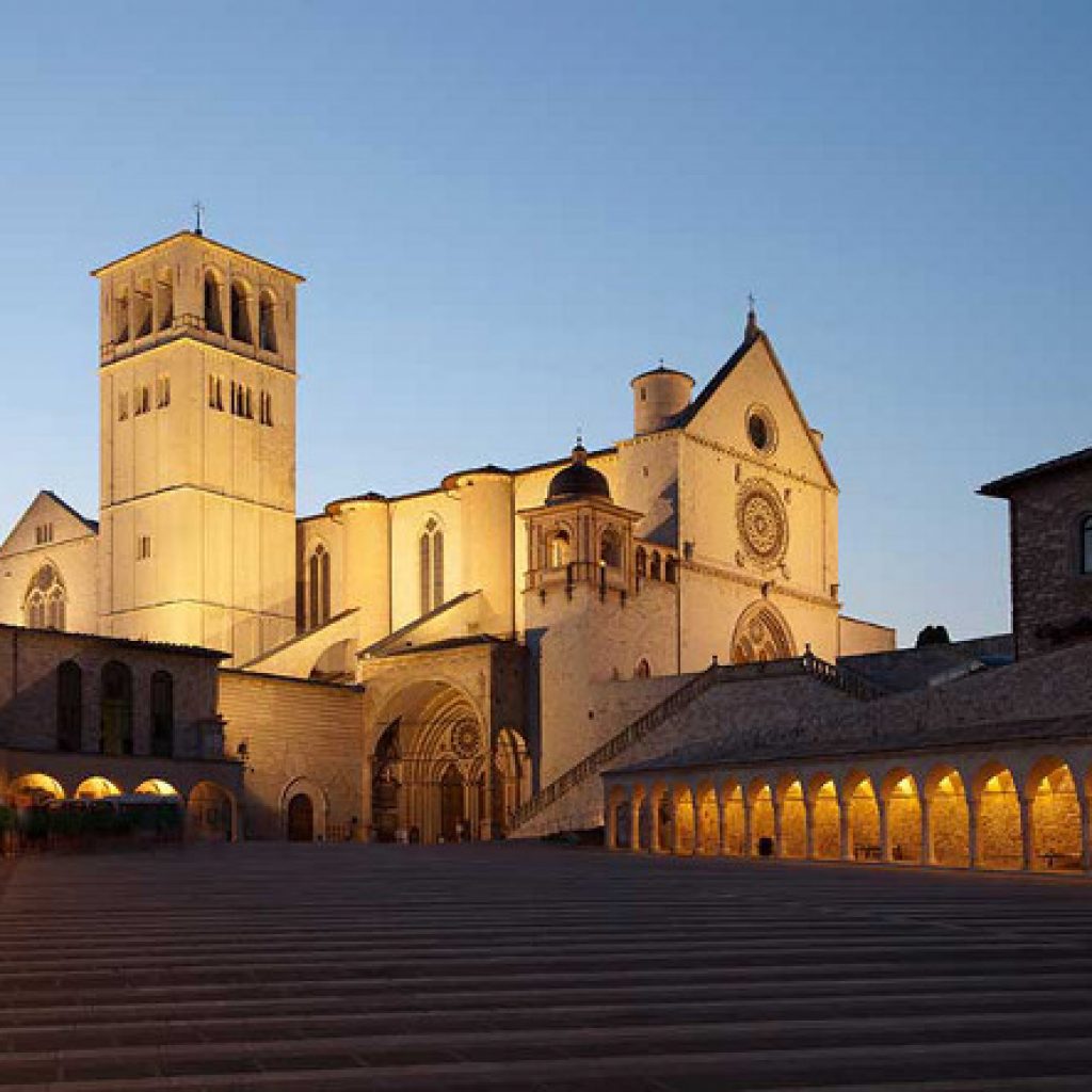 Assisi è lo scrigno d’arte dell’Umbria e al tempo stesso il cuore della spiritualità della regione