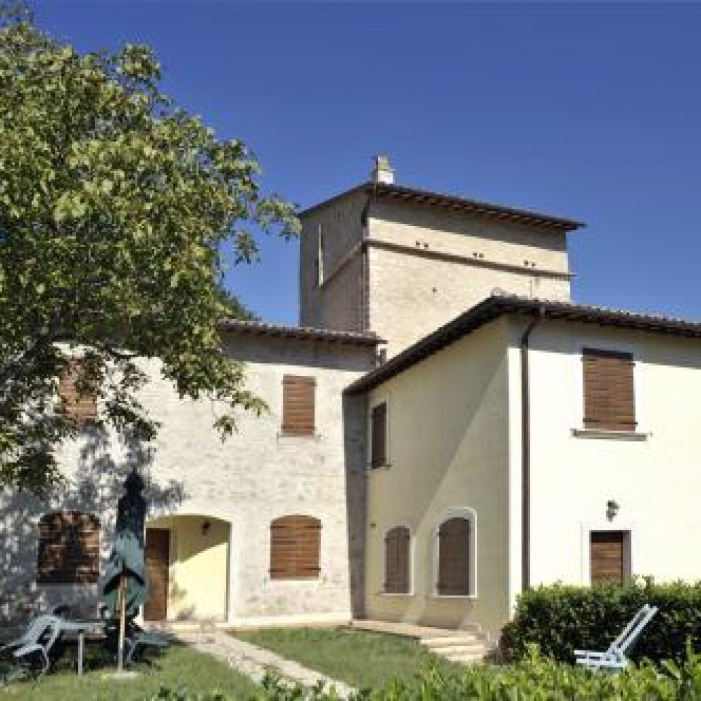 AGRITOURISM in Ferentillo (TR)

 Walking distance from the historic center
 Private parking
 Independent apartments
 Outdoor swimming pool