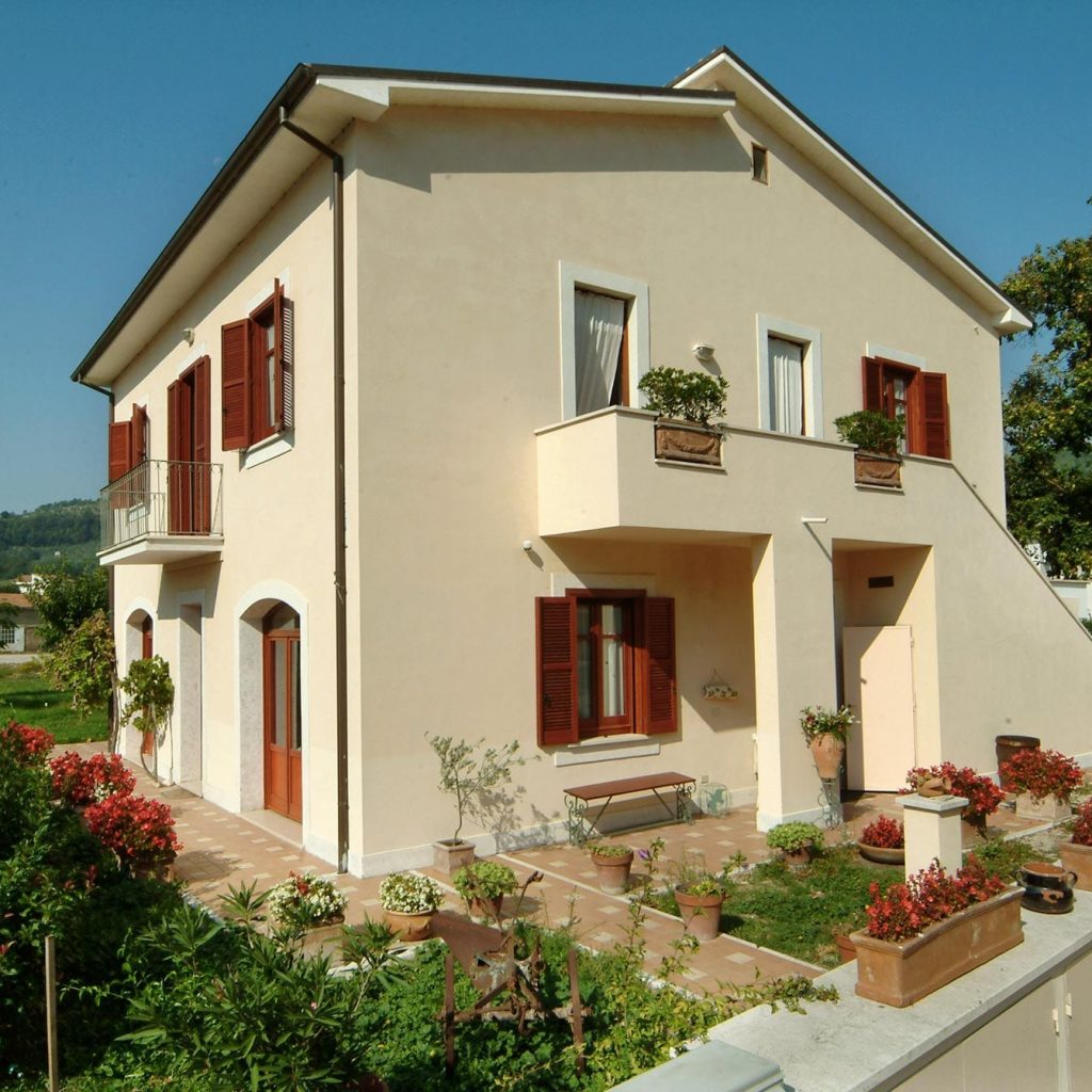 AGRITOURISM in Arrone (TR)
 Organic farm
 Apartments 
 Near points of interest