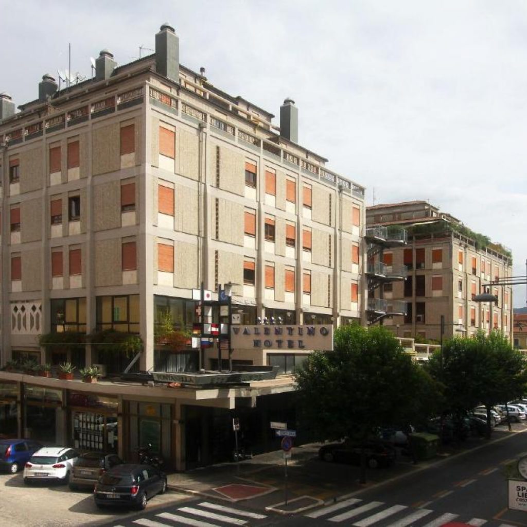 HOTEL**** in Terni (TR)
 Located in the city center
 Restaurant
 Within walking distance of the station
 Convention center