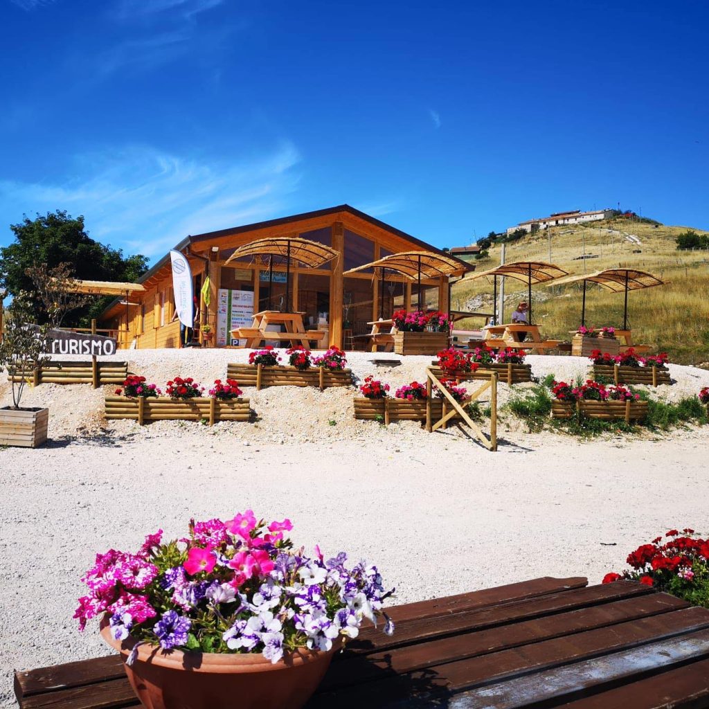 L'Azienda agrituristica il Sentiero delle Fate a Castelluccio di Norcia propone piatti della tradizione umbra, con prodotti a km 0.