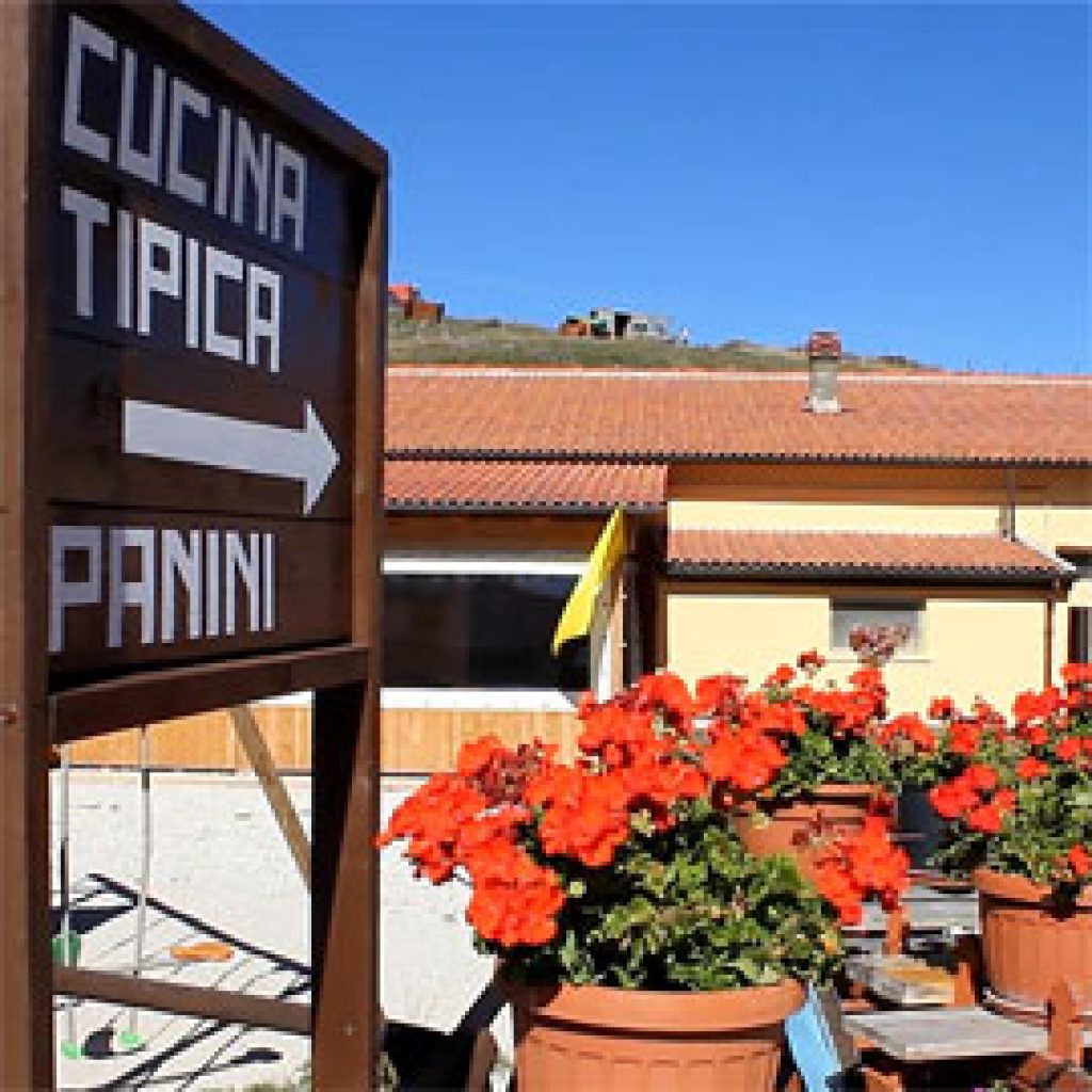 L'Azienda agrituristica il Sentiero delle Fate a Castelluccio di Norcia propone piatti della tradizione umbra, con prodotti a km 0.