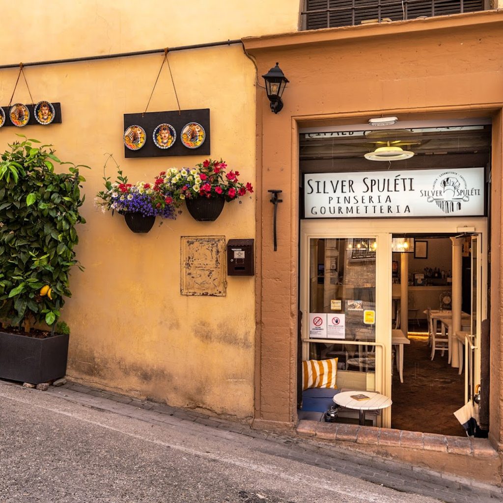 In the heart of Spoleto, the young Chef Jacopo Martellini realizes his dream with innovative Umbrian cuisine, rich in quality and passion.